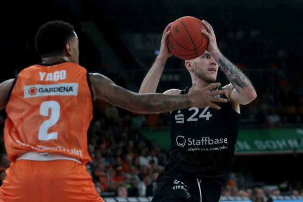 于自己的 于自己的