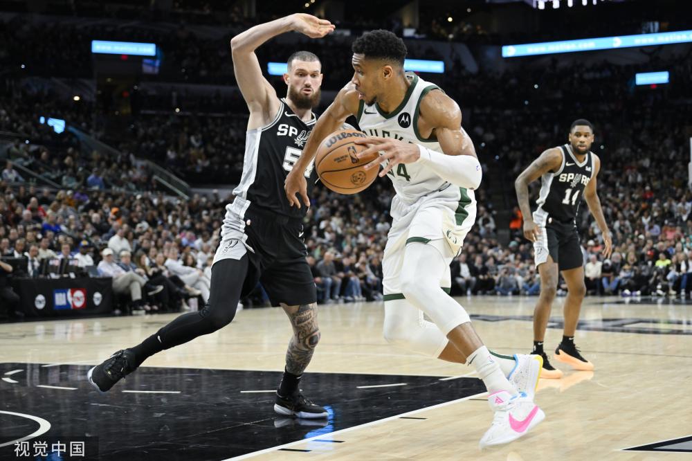 在篮球比赛 在篮球比赛