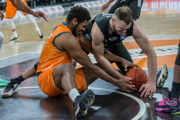 线和门将的 线和门将的