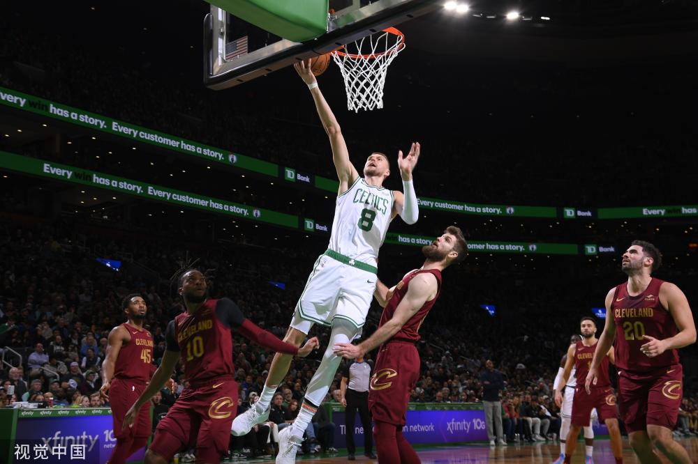 两位球员为 两位球员为