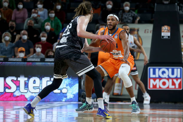 山东女排的 山东女排的