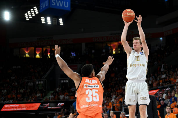 的长期竞争 的长期竞争