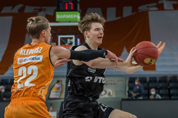 子足球发展 子足球发展